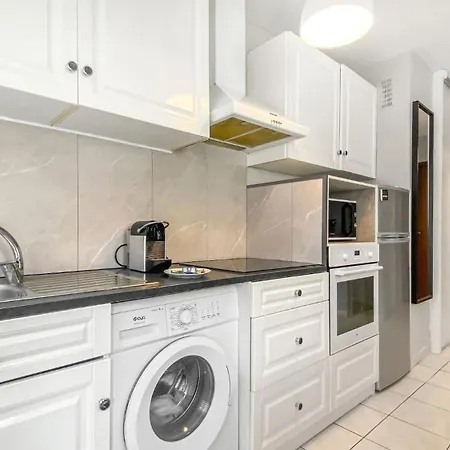 Apartment Homey Stone - Private Balcony, Wifi & Netflix *