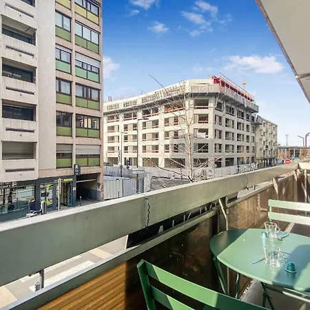 Homey Stone - Private Balcony, Wifi & Netflix Annemasse